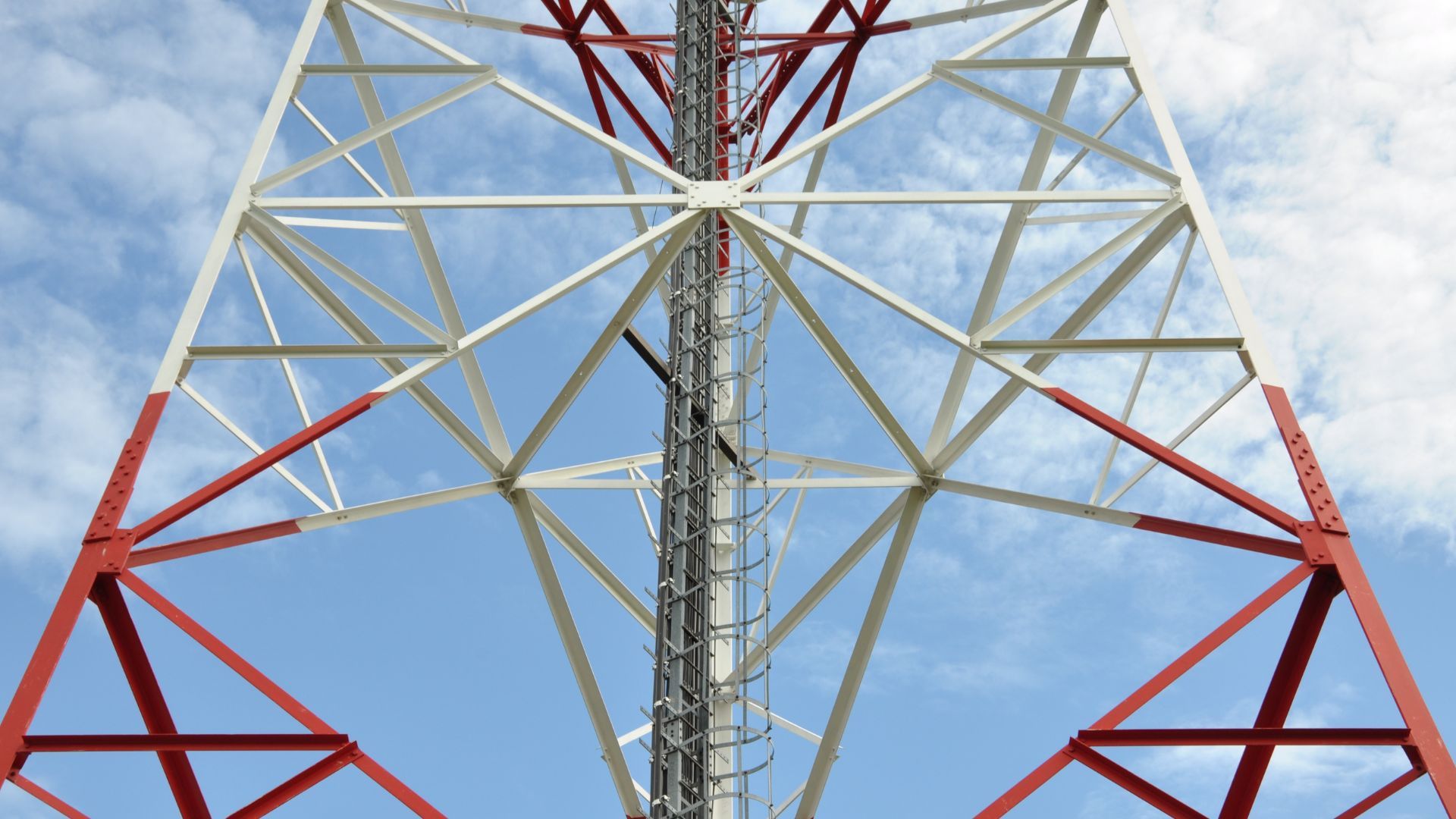 Understanding The Anatomy of a Telecommunication Tower